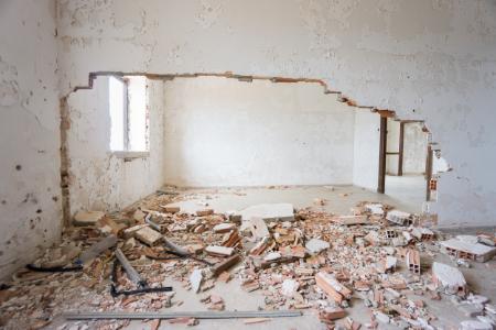 Top 5 Reasons to Hire a Pro for Mobile Home Demolition Thumbnail